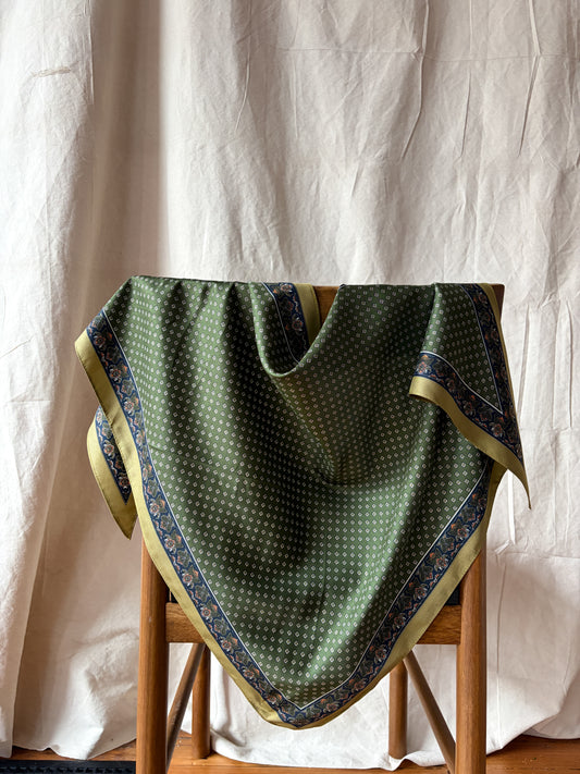 Triangle Tie Scarf - Green