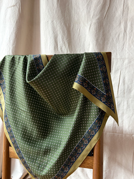 Triangle Tie Scarf - Green