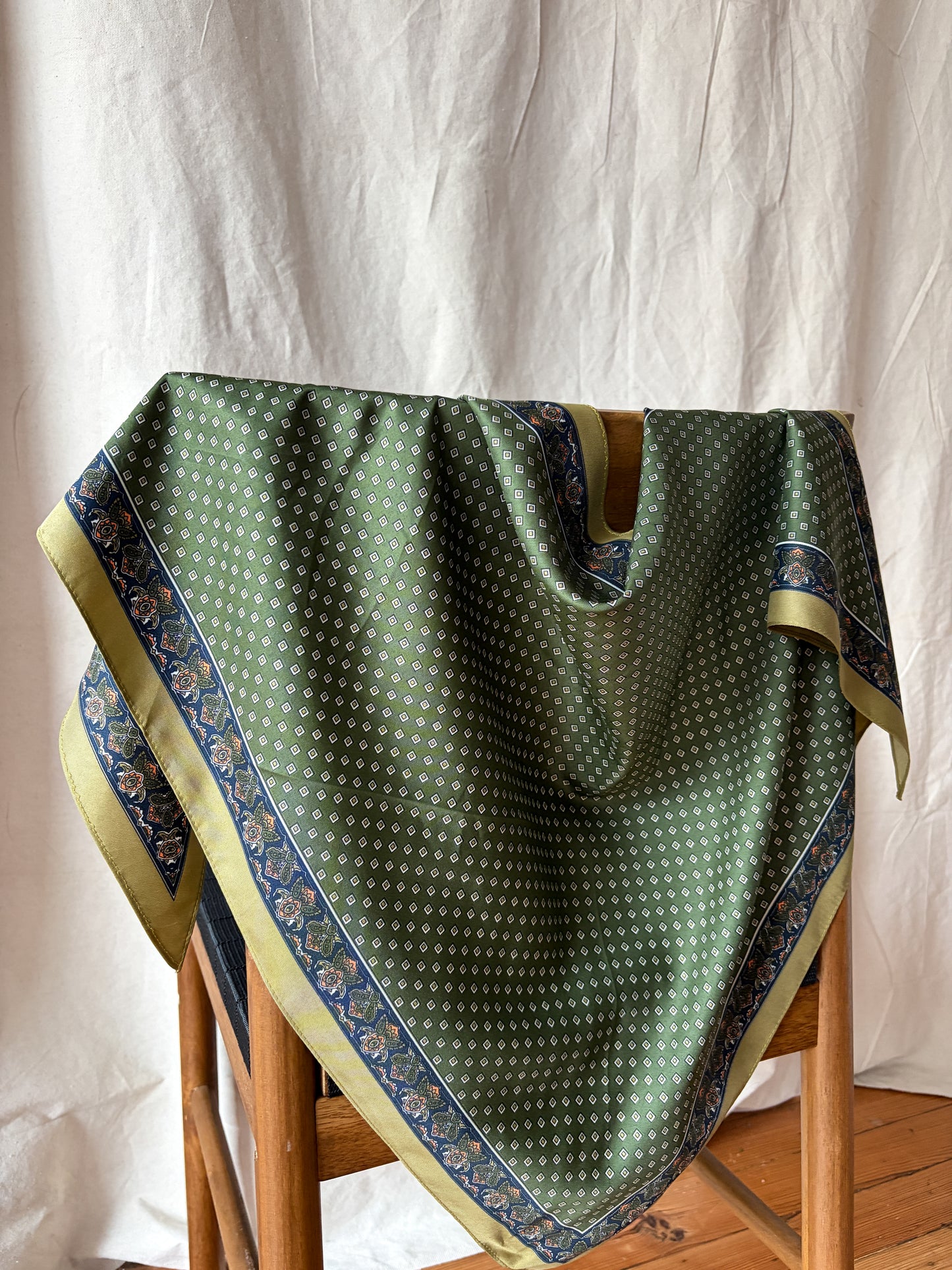 Triangle Tie Scarf - Green